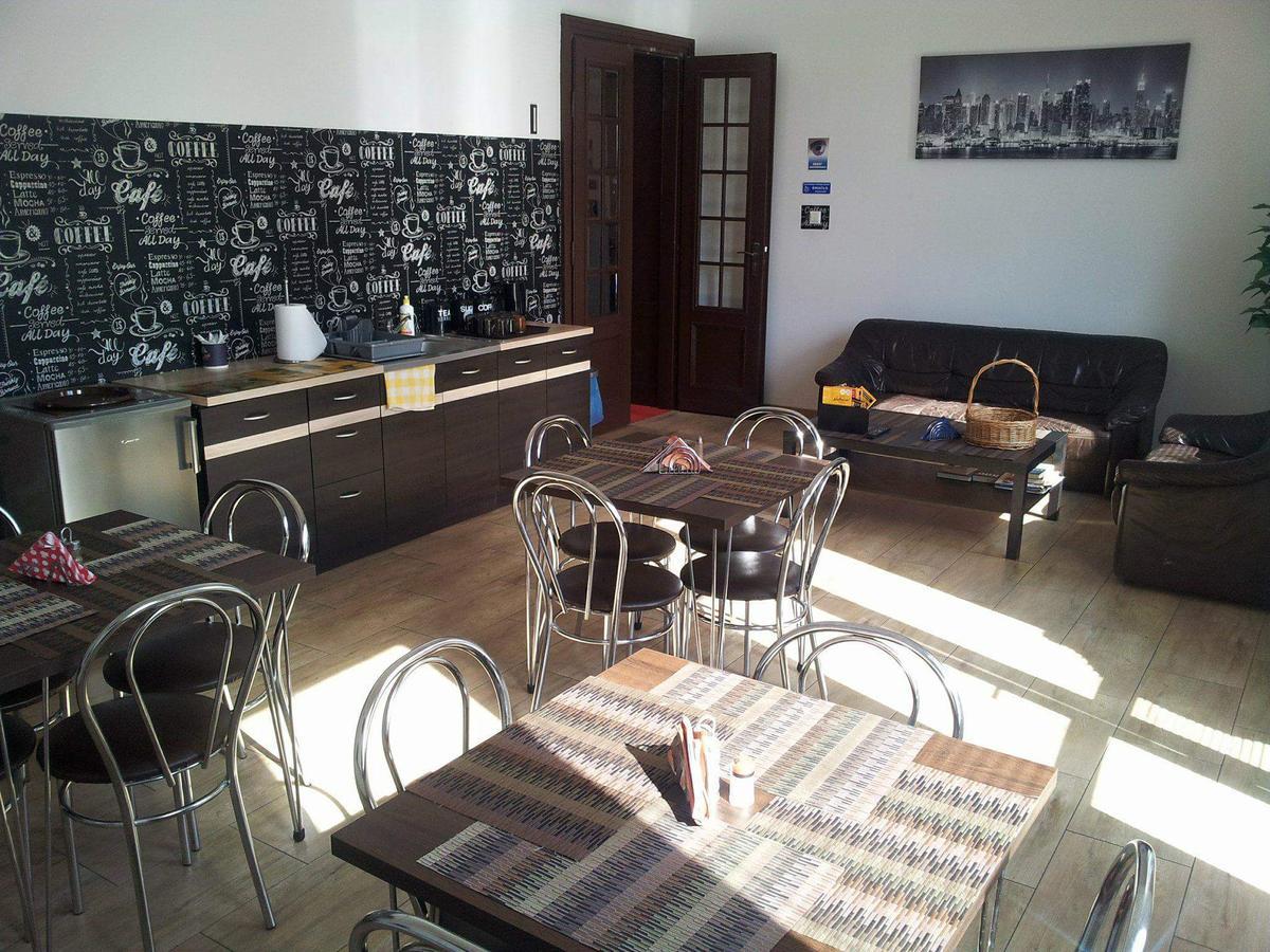 Hostel Maxim Warsaw Ngoại thất bức ảnh